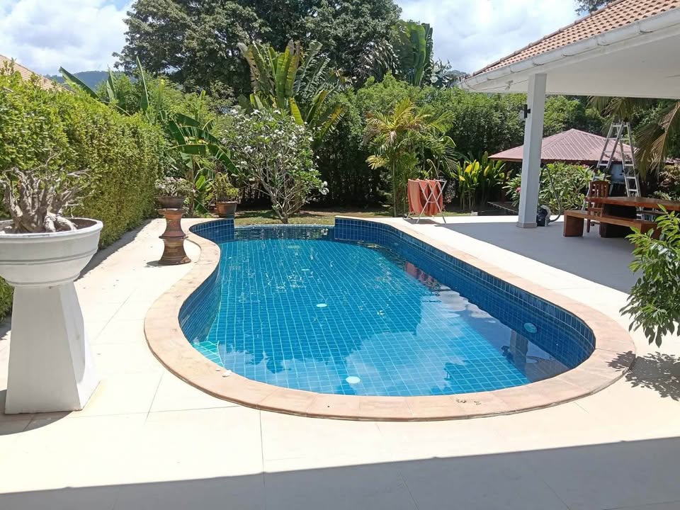 3-BEDROOM VILLA — LARGE GARDEN & POOL | Na Mueang