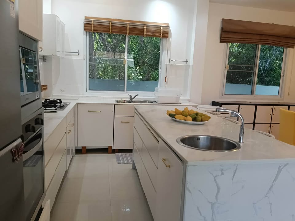 3-BEDROOM VILLA — LARGE GARDEN & POOL | Na Mueang