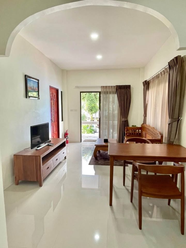 2 Bedroom 1 Bathroom House - House