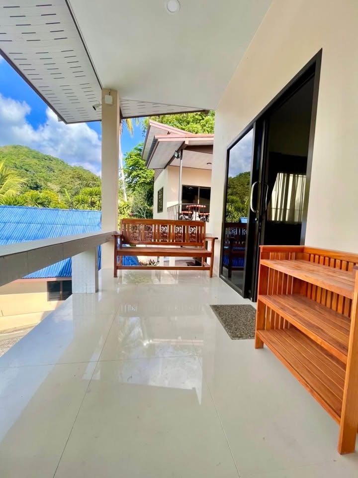 2 Bedroom 1 Bathroom House - House