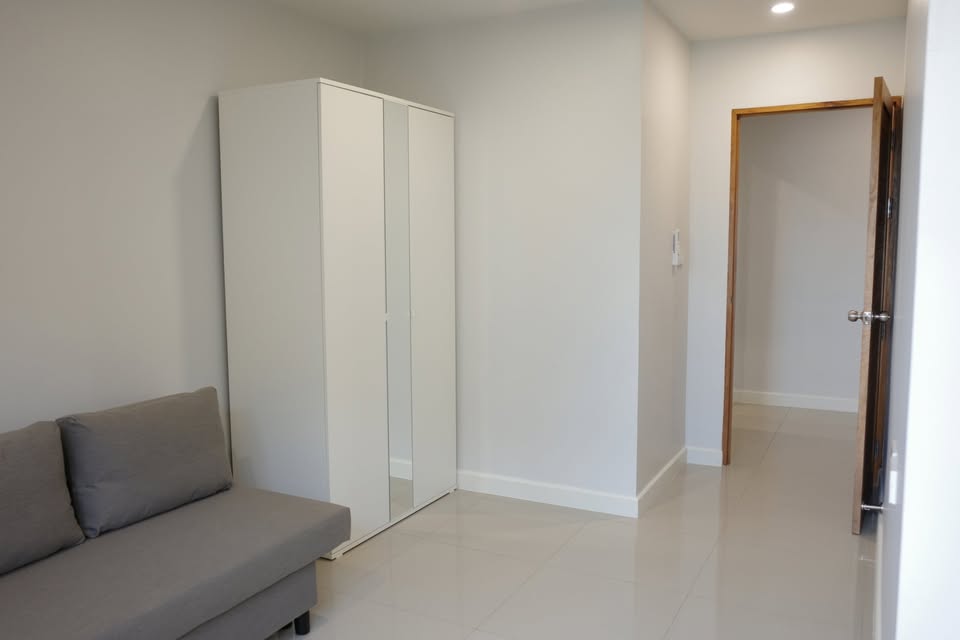 Modern 2-Story Townhouse for Rent