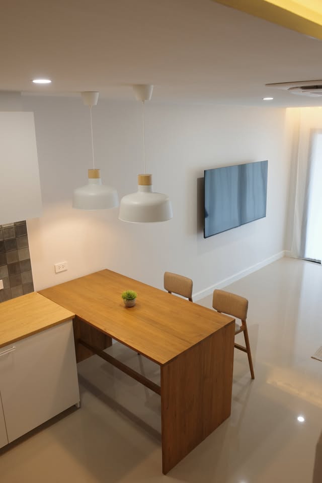 Modern 2-Story Townhouse for Rent