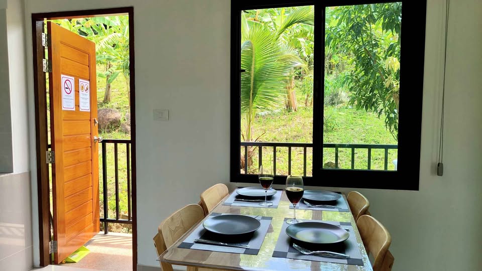 2 Beds 2 Baths - House