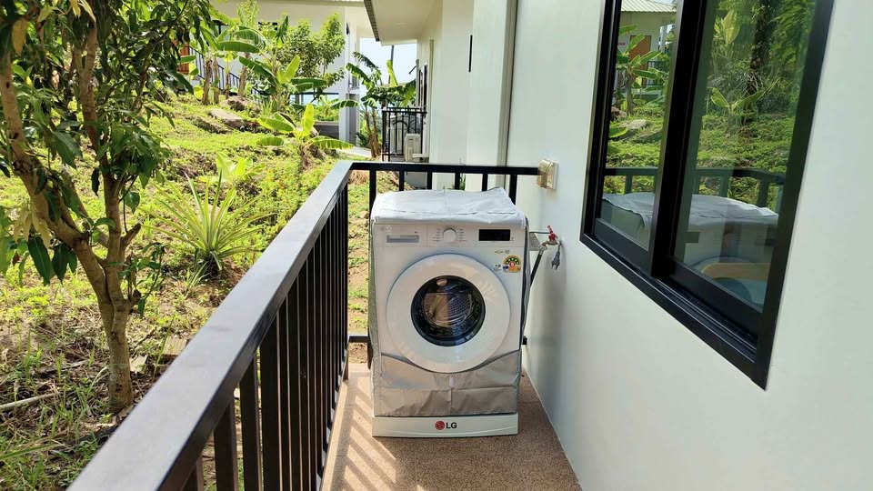 2 Beds 2 Baths - House