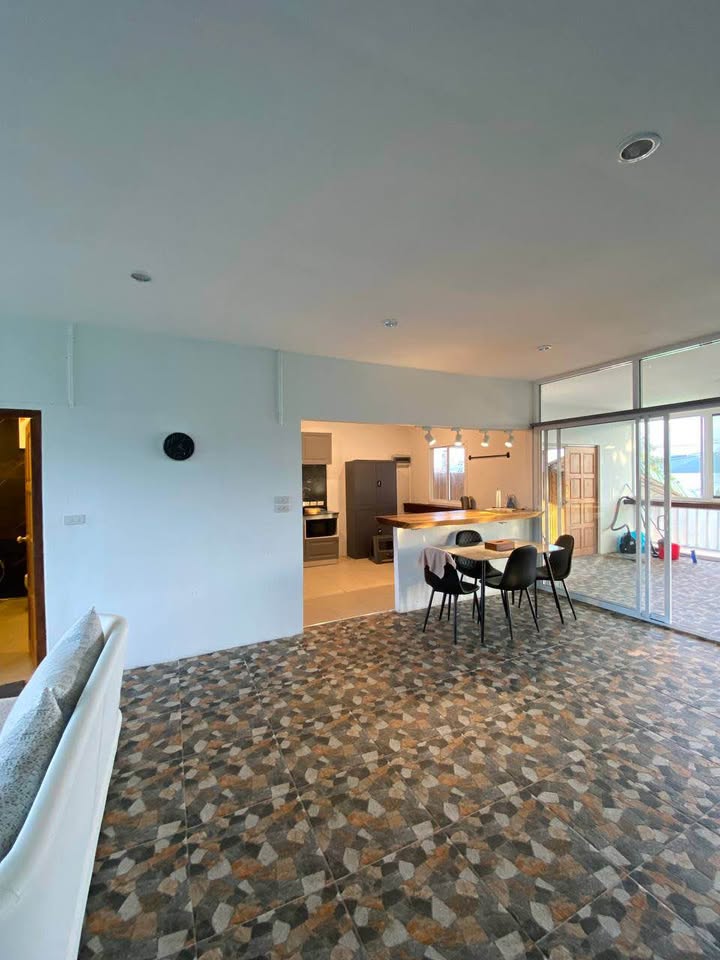 House with 2 bedrooms and 1 bathroom