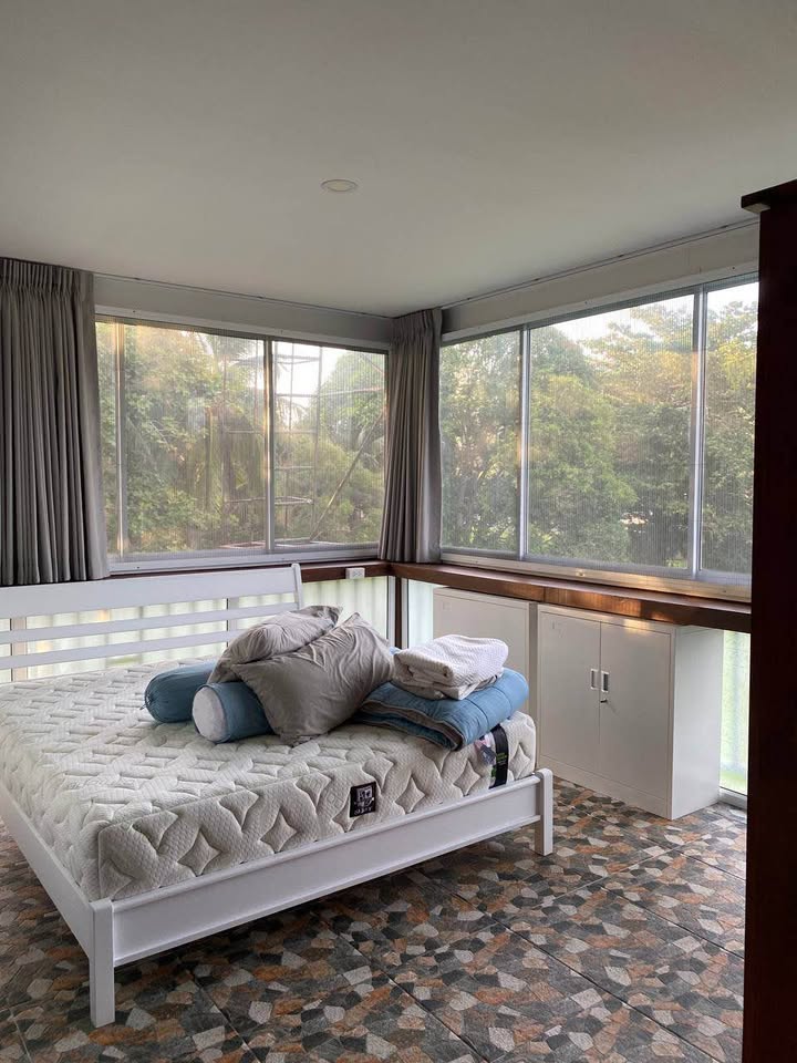 House with 2 bedrooms and 1 bathroom