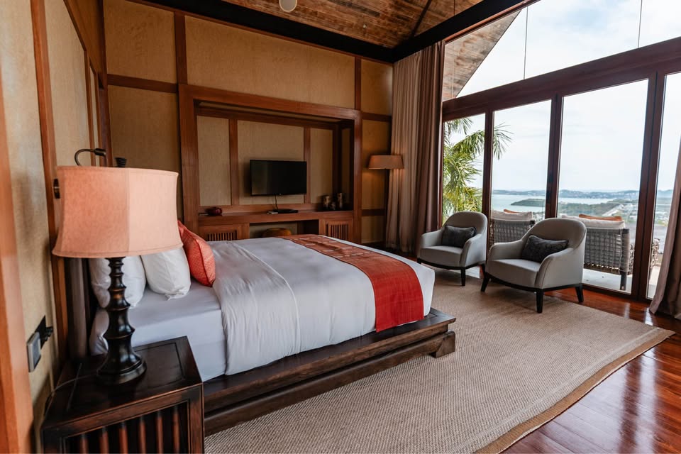 Villa with 6 Bedrooms and 6 Bathrooms