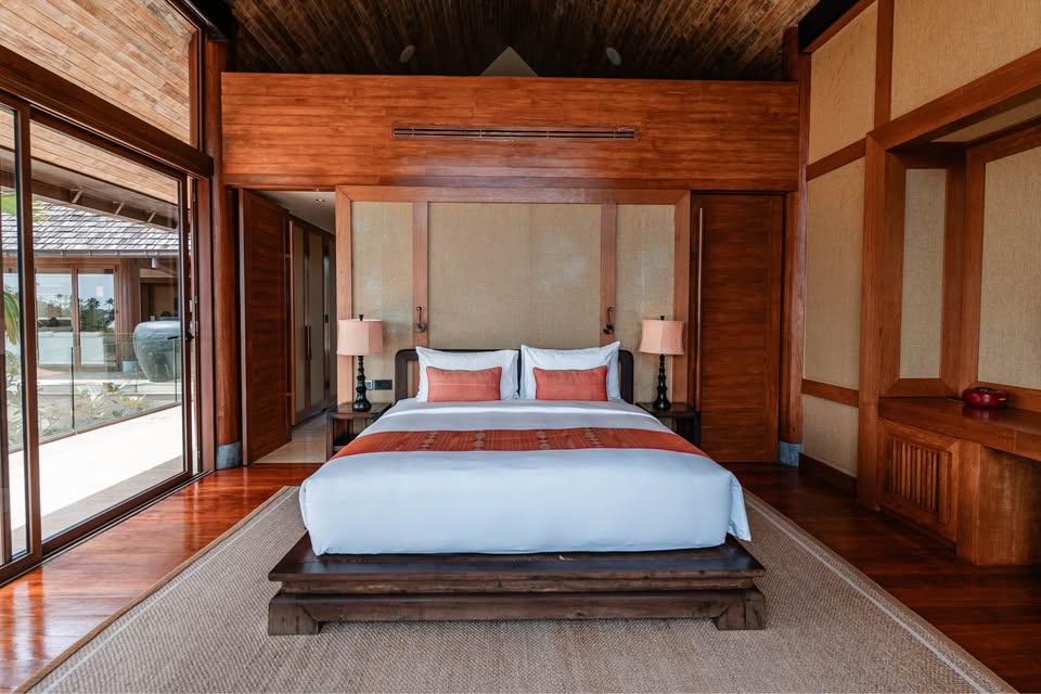 Villa with 6 Bedrooms and 6 Bathrooms