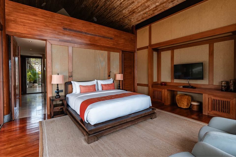 Villa with 6 Bedrooms and 6 Bathrooms