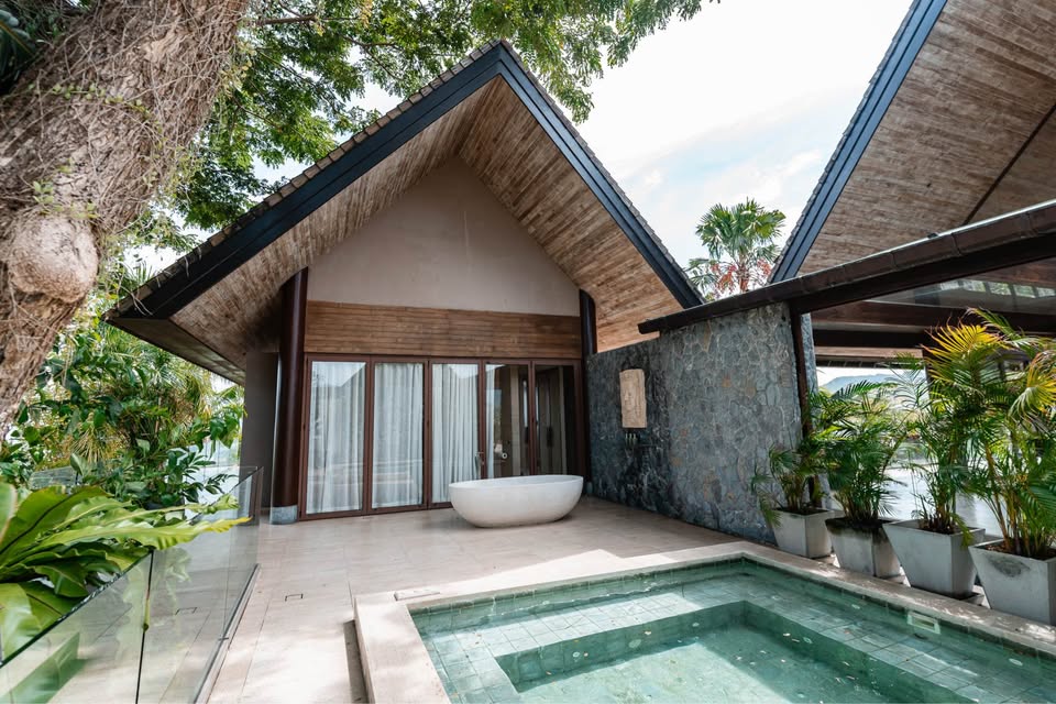 Villa with 6 Bedrooms and 6 Bathrooms