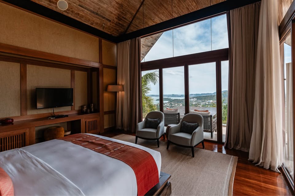 Villa with 6 Bedrooms and 6 Bathrooms