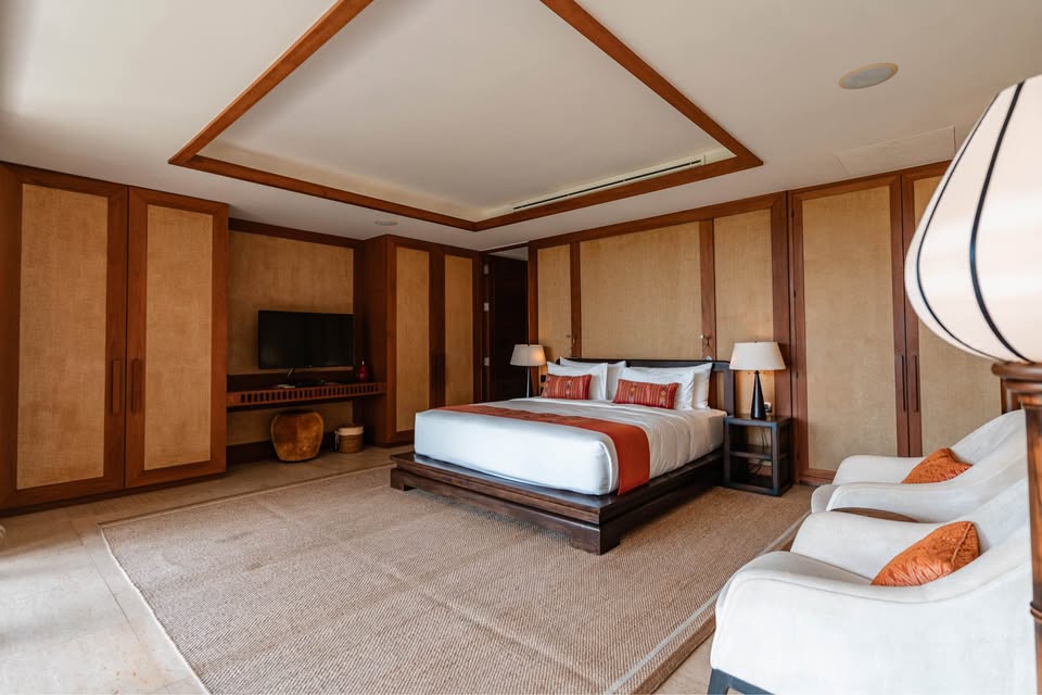 Villa with 6 Bedrooms and 6 Bathrooms