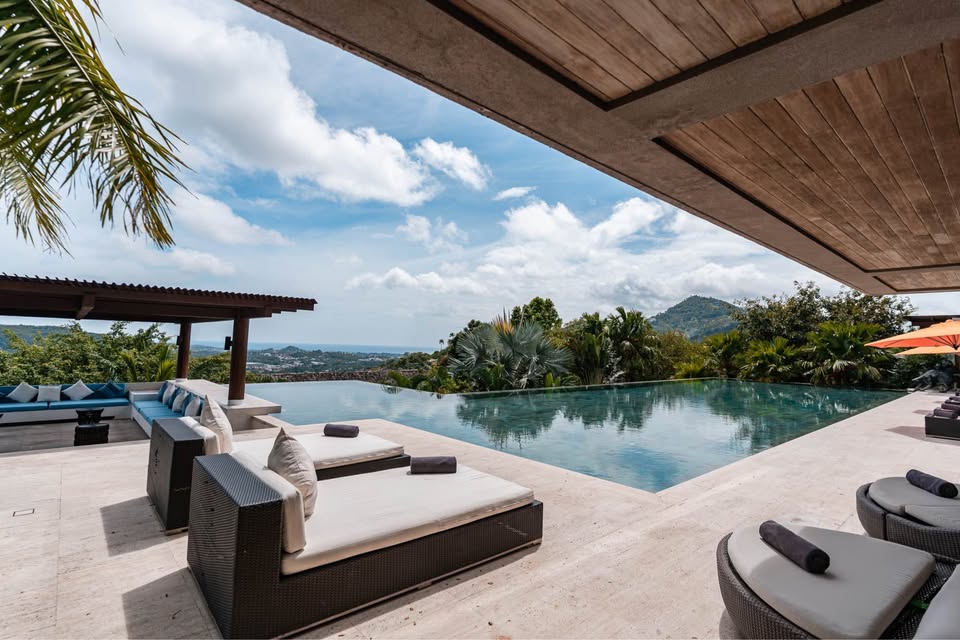 Villa with 6 Bedrooms and 6 Bathrooms