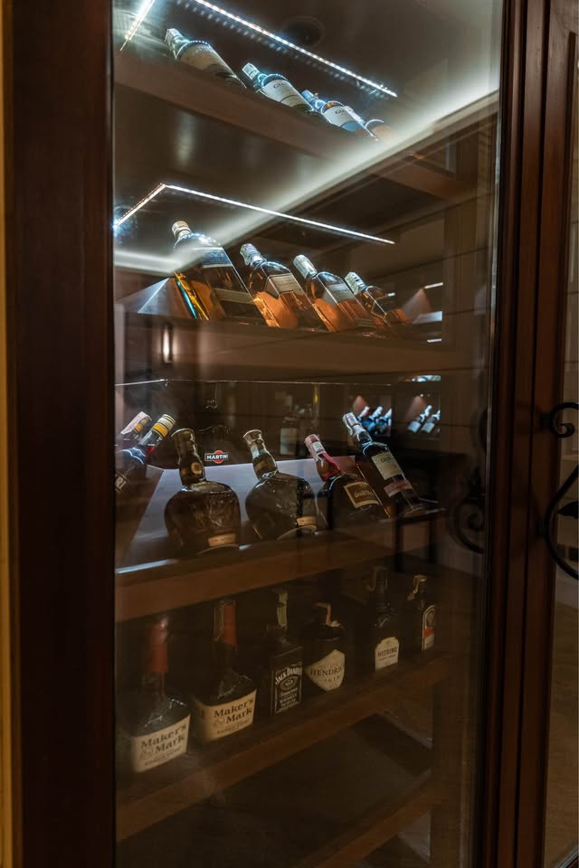 Villa with 6 Bedrooms and 6 Bathrooms