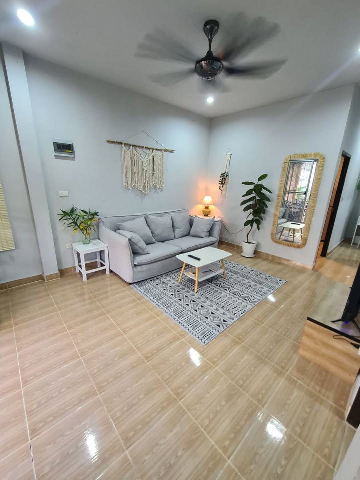 2-bedroom house with 1 bathroom