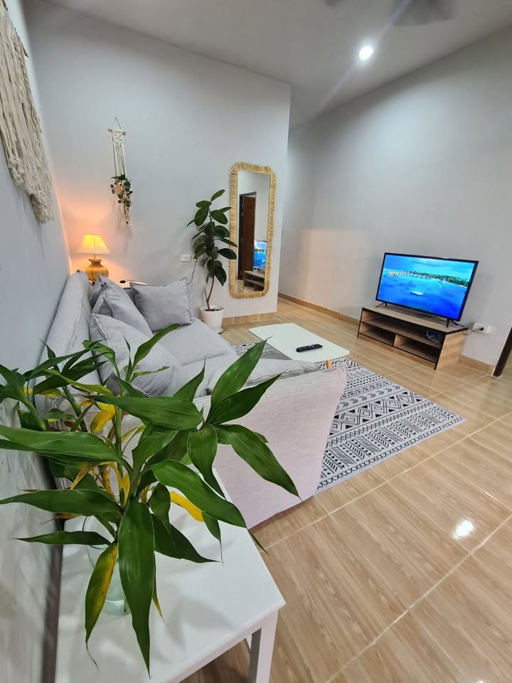 2-bedroom house with 1 bathroom