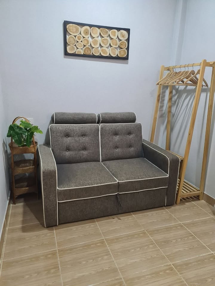 2-bedroom house with 1 bathroom