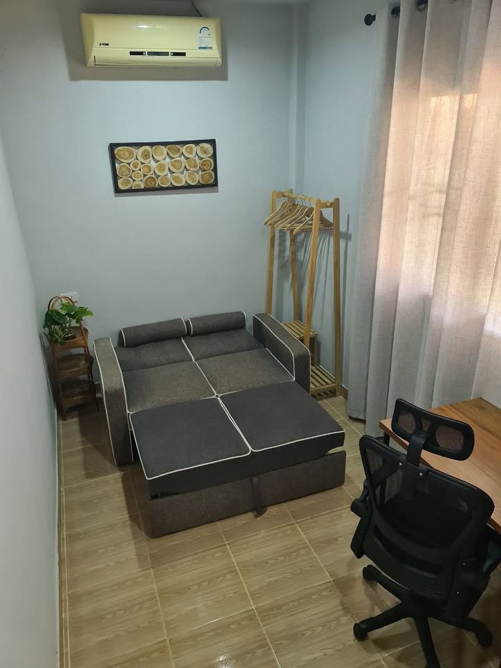 2-bedroom house with 1 bathroom