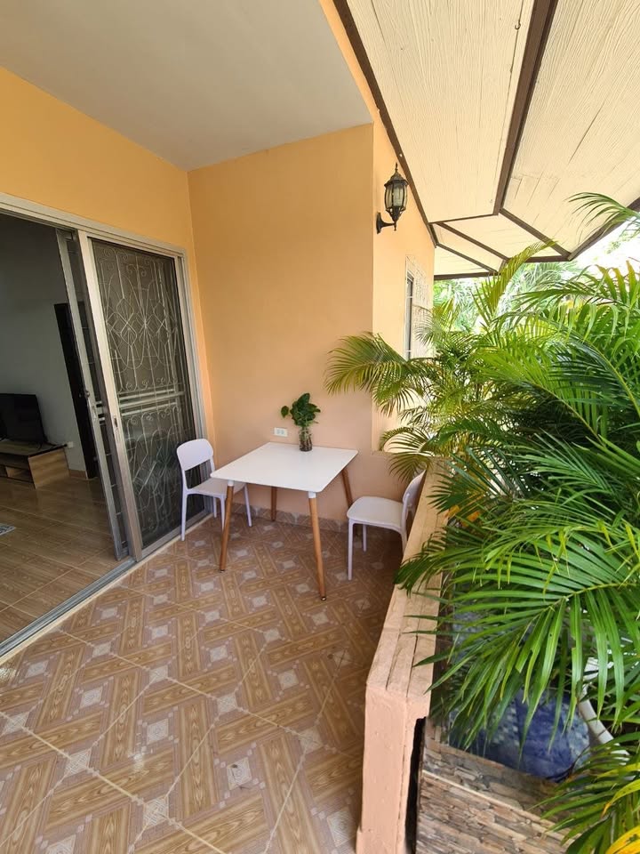 2-bedroom house with 1 bathroom