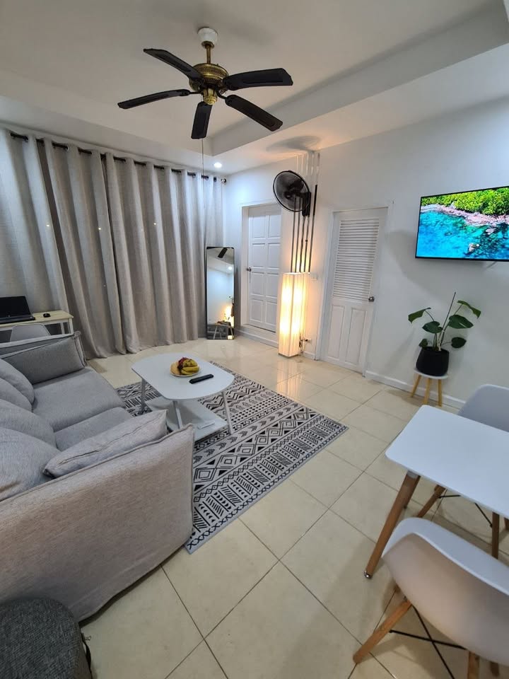 House with 1 Bedroom and 2 Bathrooms