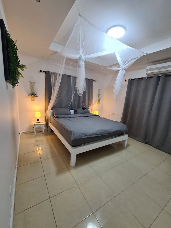 House with 1 Bedroom and 2 Bathrooms