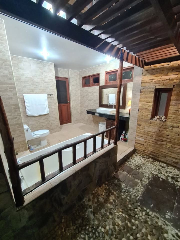 House with 1 Bedroom and 2 Bathrooms