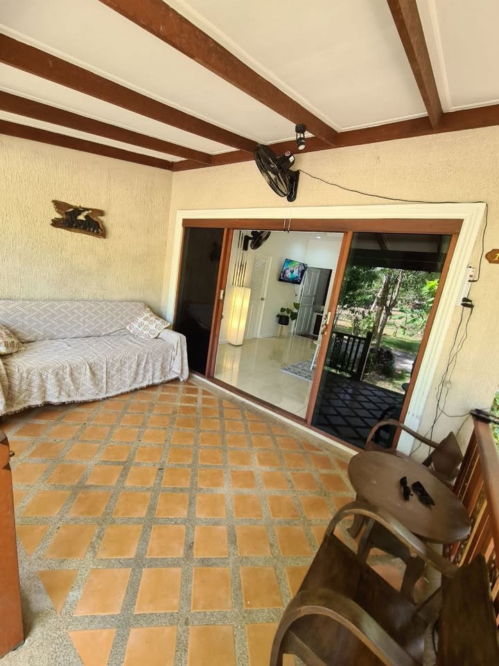 House with 1 Bedroom and 2 Bathrooms