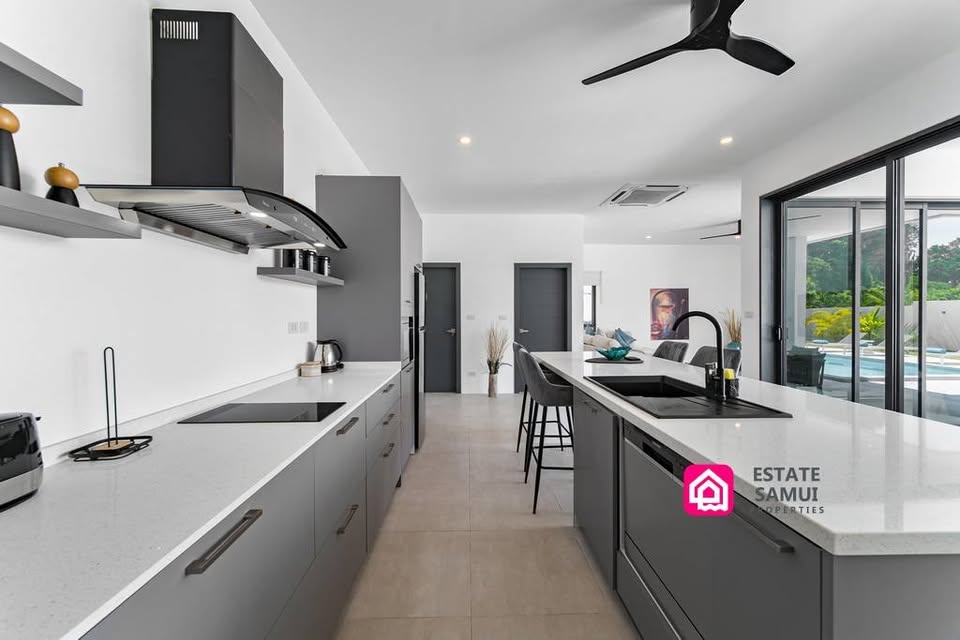 3 beds 3 baths House - Villa for Sale in Bangrak, Koh Samui, Koh Samui