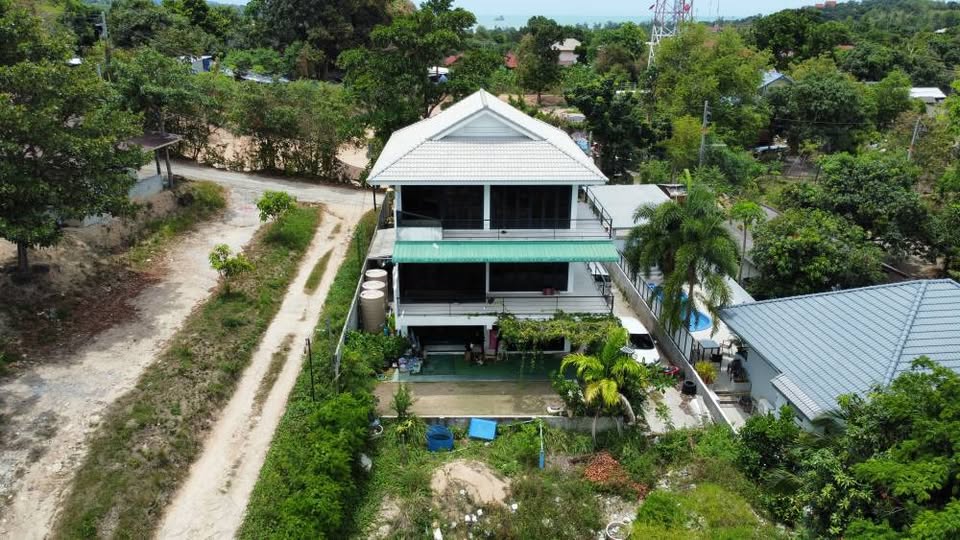 Land for sale with 2 houses on Koh Samui