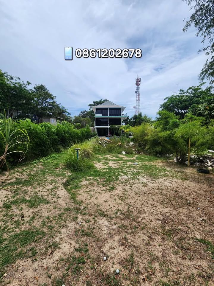 Land for sale with 2 houses on Koh Samui