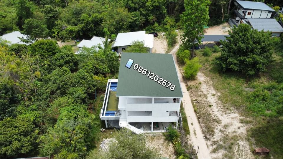 Land for sale with 2 houses on Koh Samui