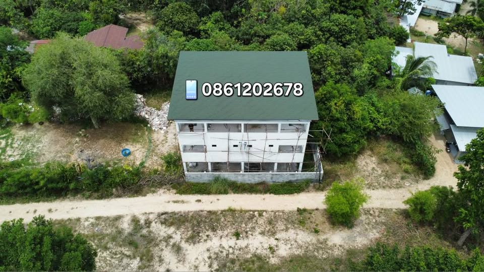Land for sale with 2 houses on Koh Samui