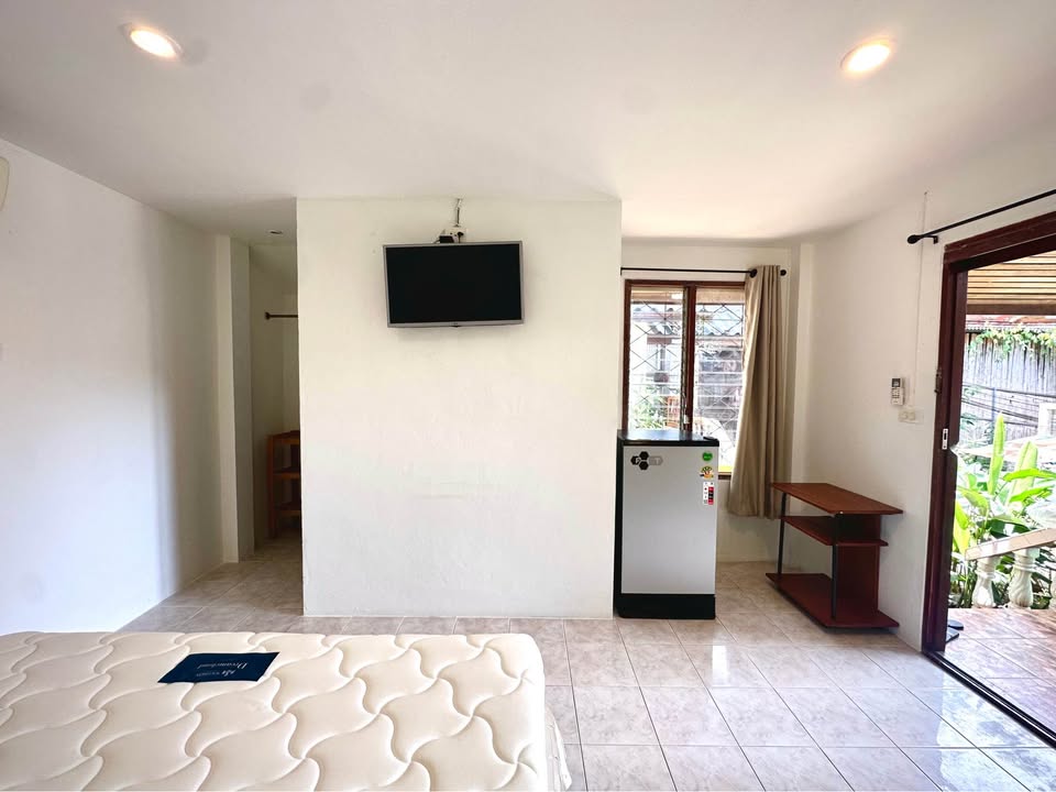 Cozy Studio Bungalow for Rent | Prime Chaweng Location | Walk to Central Mall!