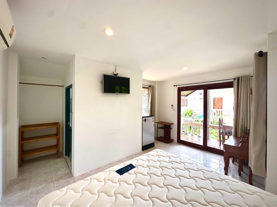 Cozy Studio Bungalow for Rent | Prime Chaweng Location | Walk to Central Mall!